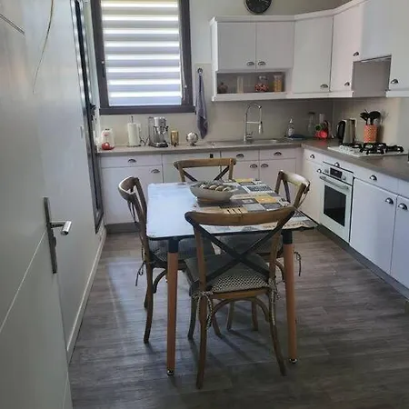 Confortable,renove,parking Gratuit * Bayonne