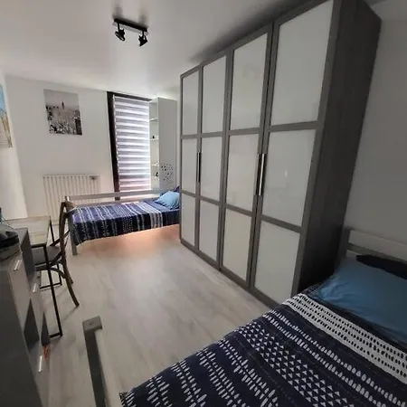 Apartman Confortable,renove,parking Gratuit