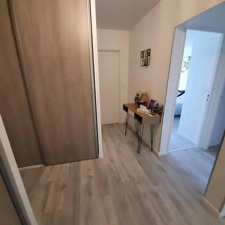 Confortable,renove,parking Gratuit