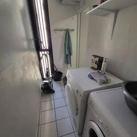 Confortable,renove,parking Gratuit *
