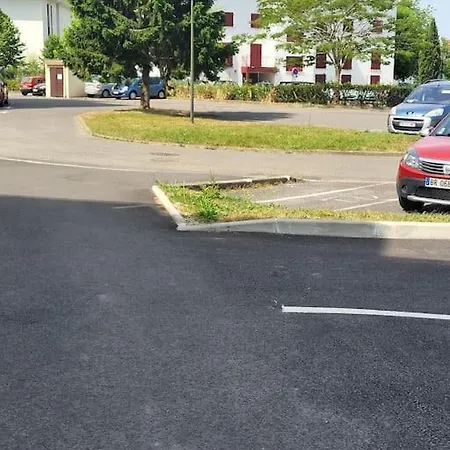 Confortable,renove,parking Gratuit * Bayonne