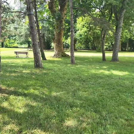 Confortable,renove,parking Gratuit *